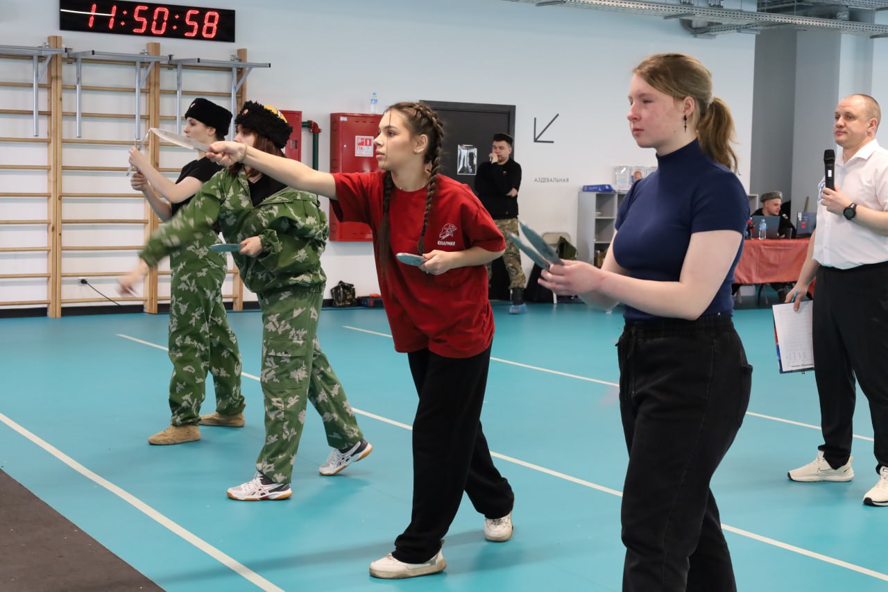 В Биробиджане прошли соревнования по спортивному метанию ножа В Биробиджане прошли соревнования по спортивному метанию ножа
