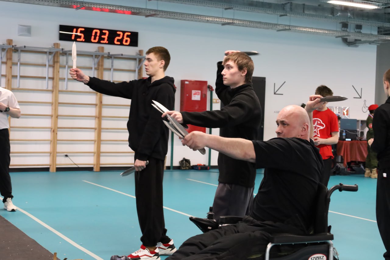 В Биробиджане прошли соревнования по спортивному метанию ножа В Биробиджане прошли соревнования по спортивному метанию ножа