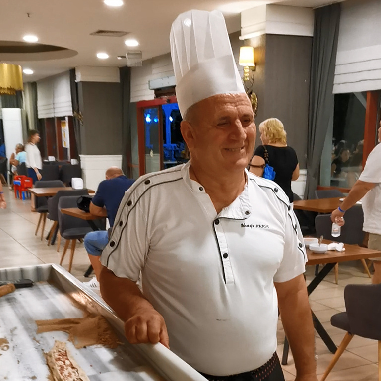 Как турецкий повар научил готовить яичницу Чилбир