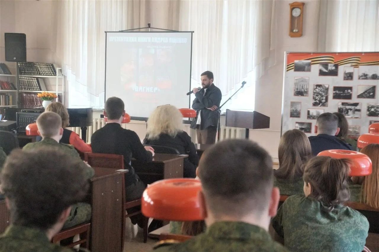 Мария Костюк: В автономии работала команда проекта «Кино на службе Отечеству» под руководством члена Совета Комитета семей воинов Отечества, режиссера-документалиста Олеси Шигиной Мария Костюк: В автономии работала команда проекта «Кино на службе Отечеству» под руководством члена Совета Комитета семей воинов Отечества, режиссера-документалиста Олеси Шигиной