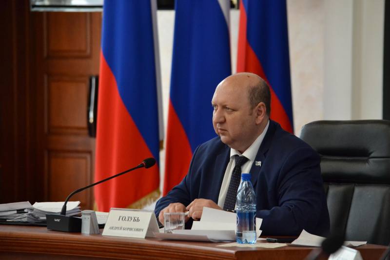 Начальник УМВД России по ЕАО Александр Добровольский выступил с отчетом перед депутатами Законодательного Собрания Начальник УМВД России по ЕАО Александр Добровольский выступил с отчетом перед депутатами Законодательного Собрания