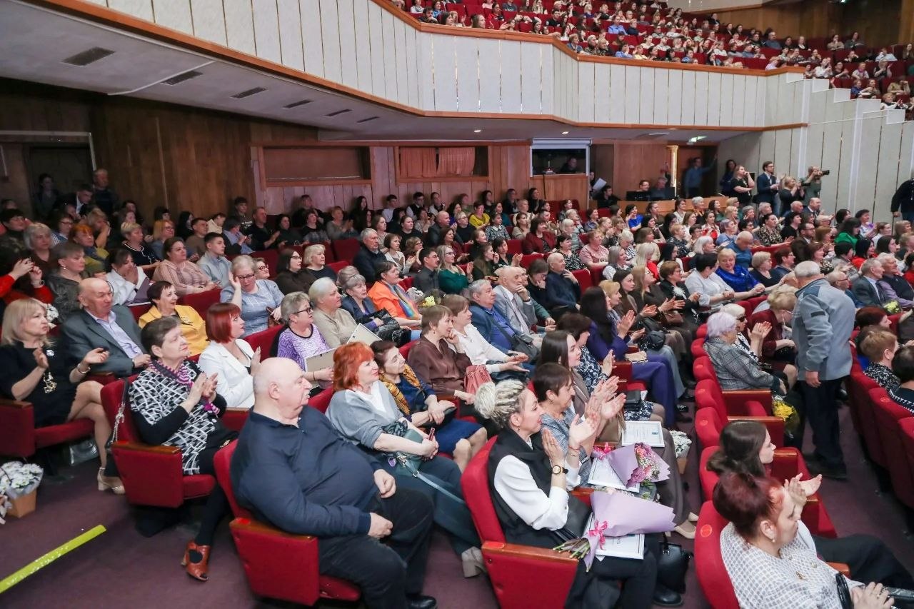 Депутаты поздравили работников культуры и деятелей искусства Депутаты поздравили работников культуры и деятелей искусства