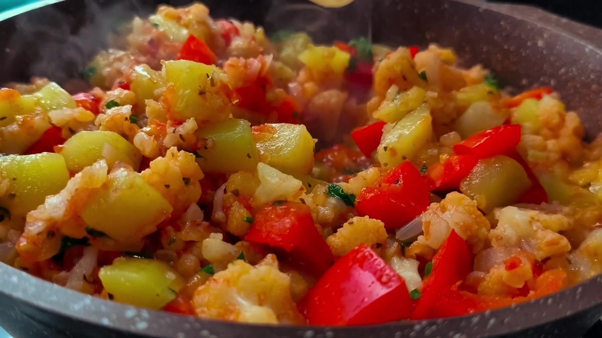 Сочных овощей на вашем столе: цветная капуста с овощами всего за 58 ккал