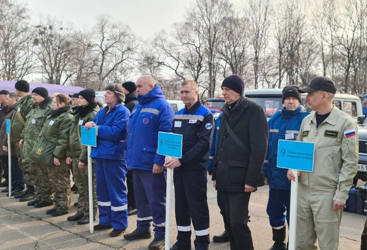 В Биробиджане прошёл смотр сил и средств областной подсистемы РСЧС В Биробиджане прошёл смотр сил и средств областной подсистемы РСЧС