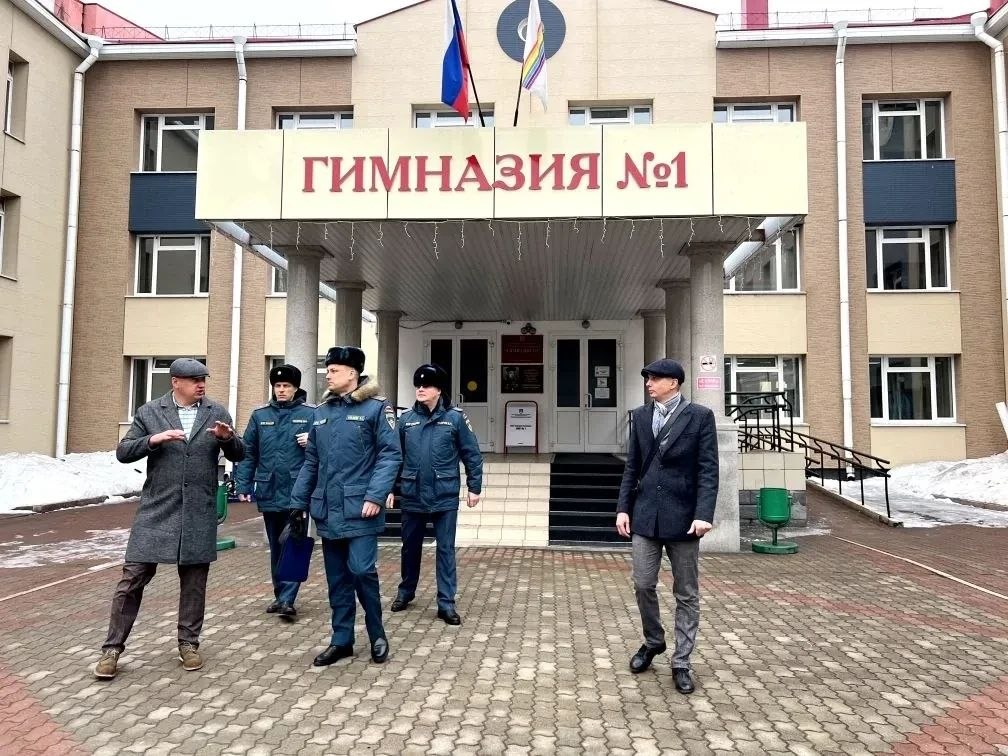 В Биробиджане прошёл смотр сил и средств областной подсистемы РСЧС В Биробиджане прошёл смотр сил и средств областной подсистемы РСЧС