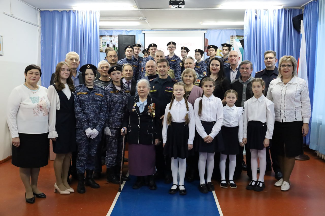 Городская Дума Биробиджана поздравляет сотрудников Росгвардии с профессиональным праздником