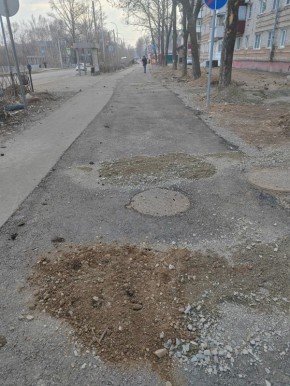 Ямы в микрорайоне Сопка временно устранены после встречи с жителями