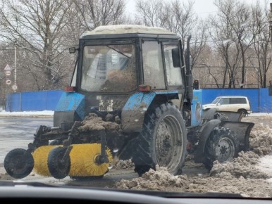 Коммунальные службы приводят в порядок городские улицы