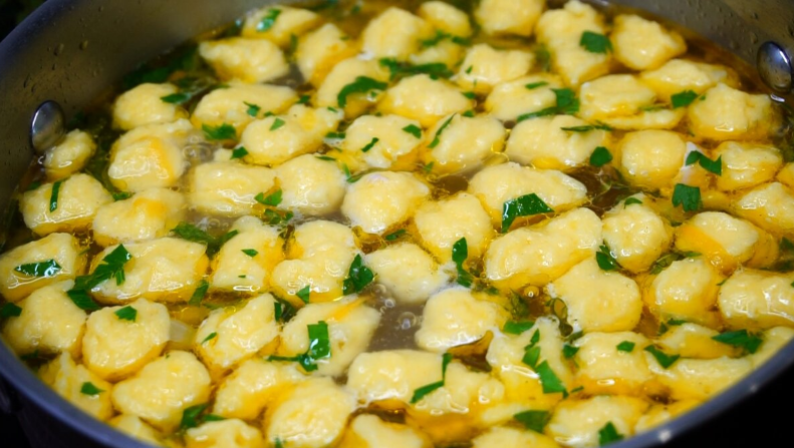 Секрет простого и вкусного супа с клецками