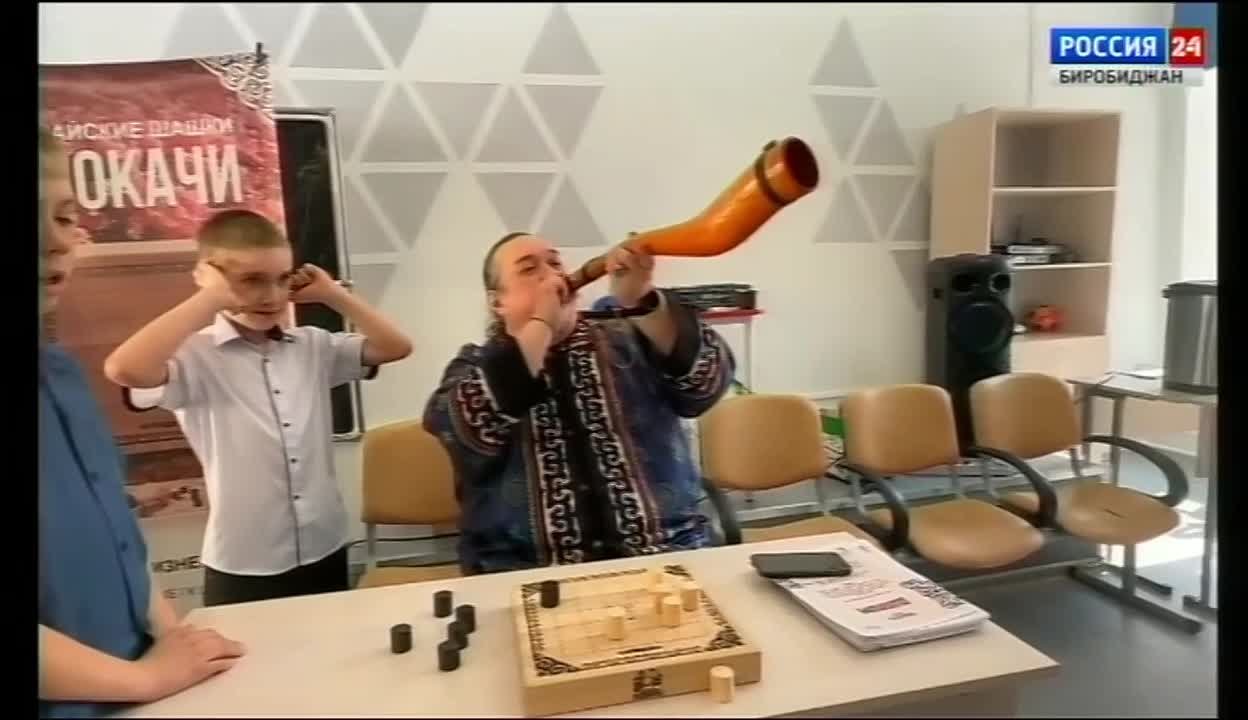 В школах ЕАО стартовали «Апока Чай» — сладкое знакомство с нанайскими шашками