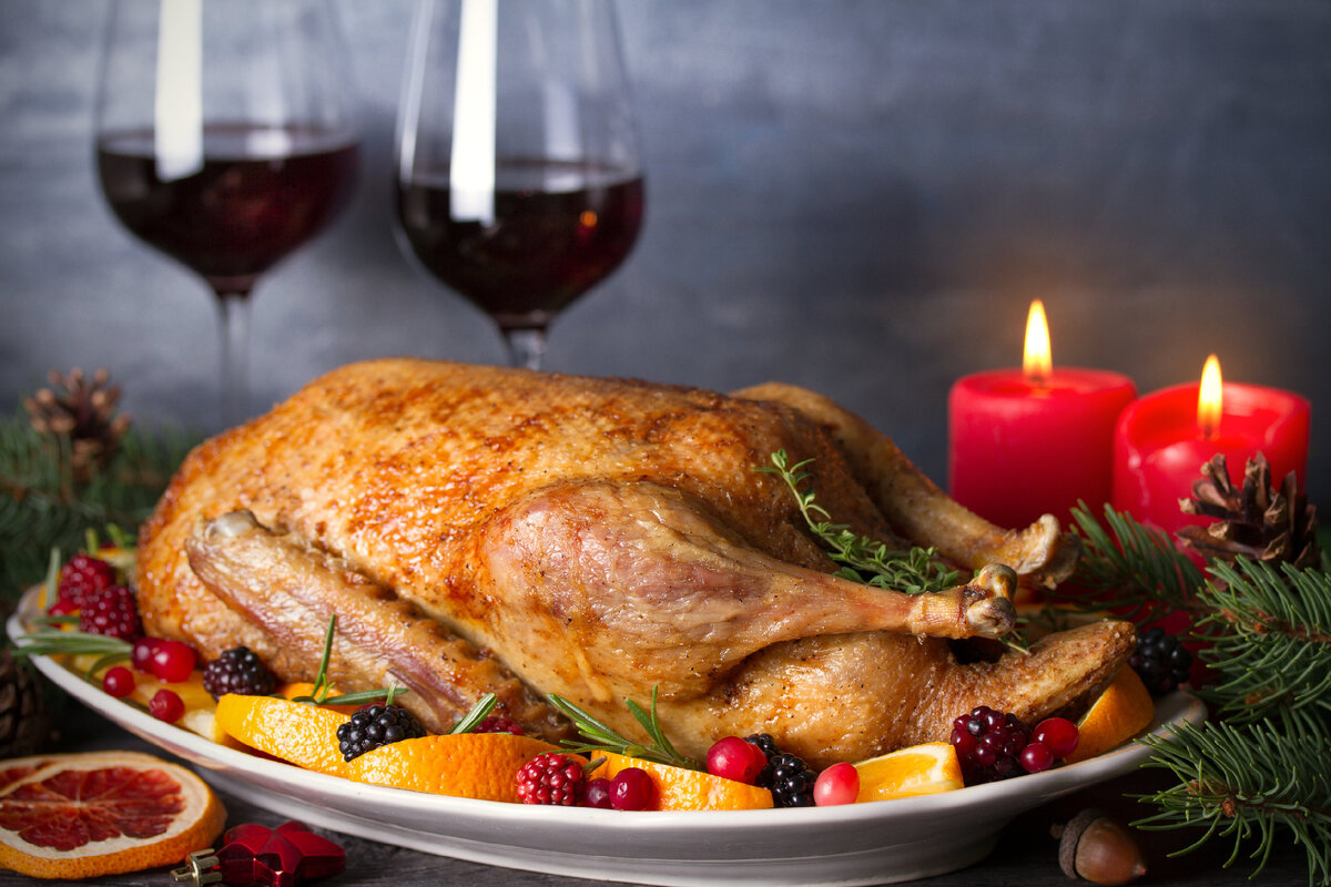 Праздничная утка, фаршированная апельсинами: секреты приготовления