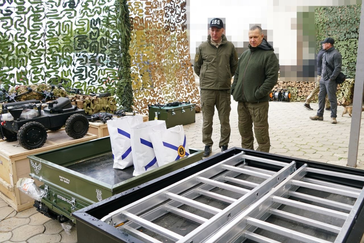 Юрий Трутнев: характер боевых действий меняется, мы должны привозить то, что необходимо на фронте и актуально на сегодняшний день Юрий Трутнев: характер боевых действий меняется, мы должны привозить то, что необходимо на фронте и актуально на сегодняшний день