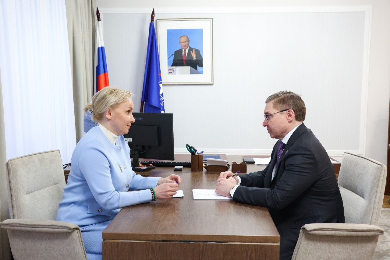 Мария Костюк: На встрече с Секретарем Генерального совета «Единой России» Владимиром Владимировичем Якушевым обсудили отчетную кампанию по исполнению Народной программы партии и подготовку ее новой редакции