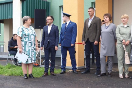 8 ���, 652 �������� ������ � ������������ �����