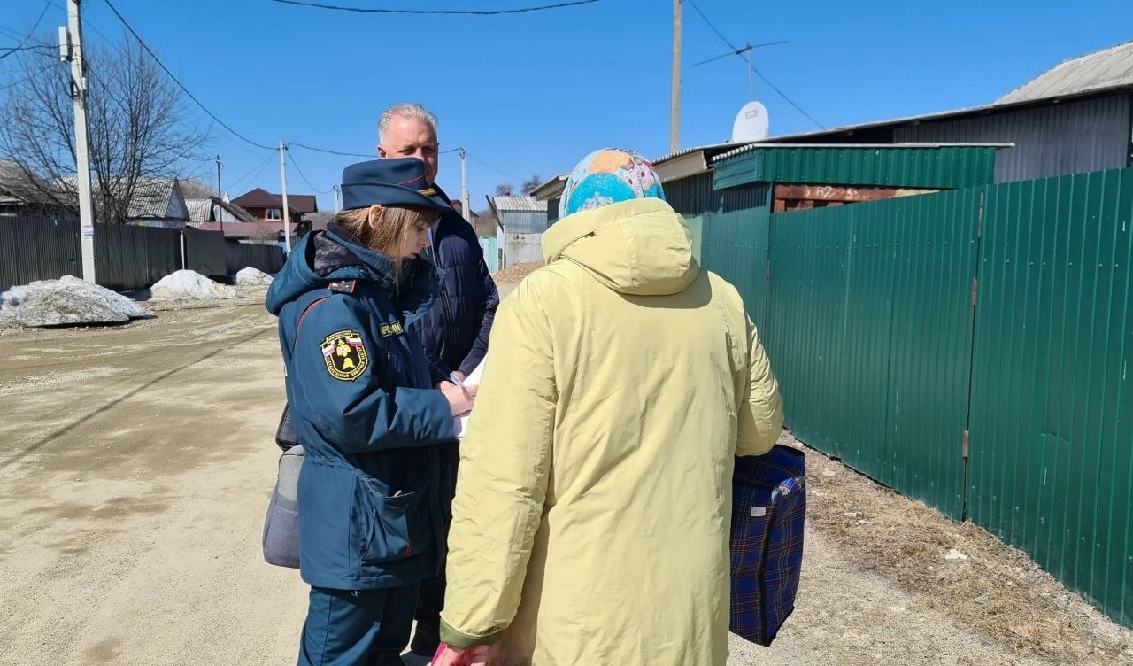 Рейдовые мероприятия проводят сотрудники ГО и ЧС мэрии Биробиджана Рейдовые мероприятия проводят сотрудники ГО и ЧС мэрии Биробиджана