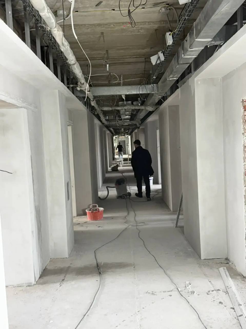 Продолжается ремонт областной больницы в Биробиджане Продолжается ремонт областной больницы в Биробиджане