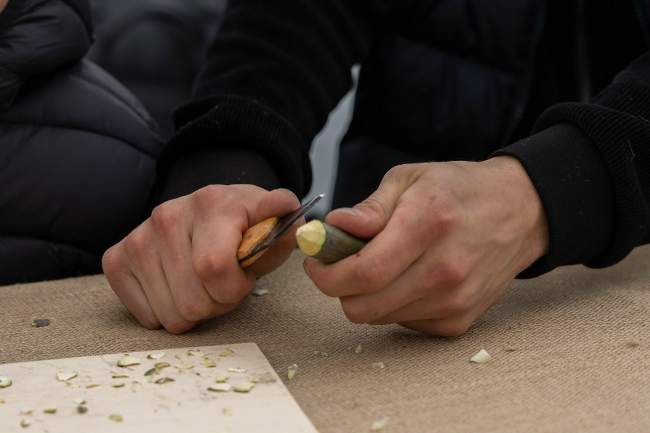 Вырежи своего деревянного медведя-оберега: мастер-класс от хранителя нанайских традиций на III Этнофесте «Бирария» Вырежи своего деревянного медведя-оберега: мастер-класс от хранителя нанайских традиций на III Этнофесте «Бирария»