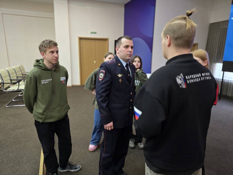 Киберполиция ЕАО провела урок цифровой безопасности для молодёжных активистов Киберполиция ЕАО провела урок цифровой безопасности для молодёжных активистов