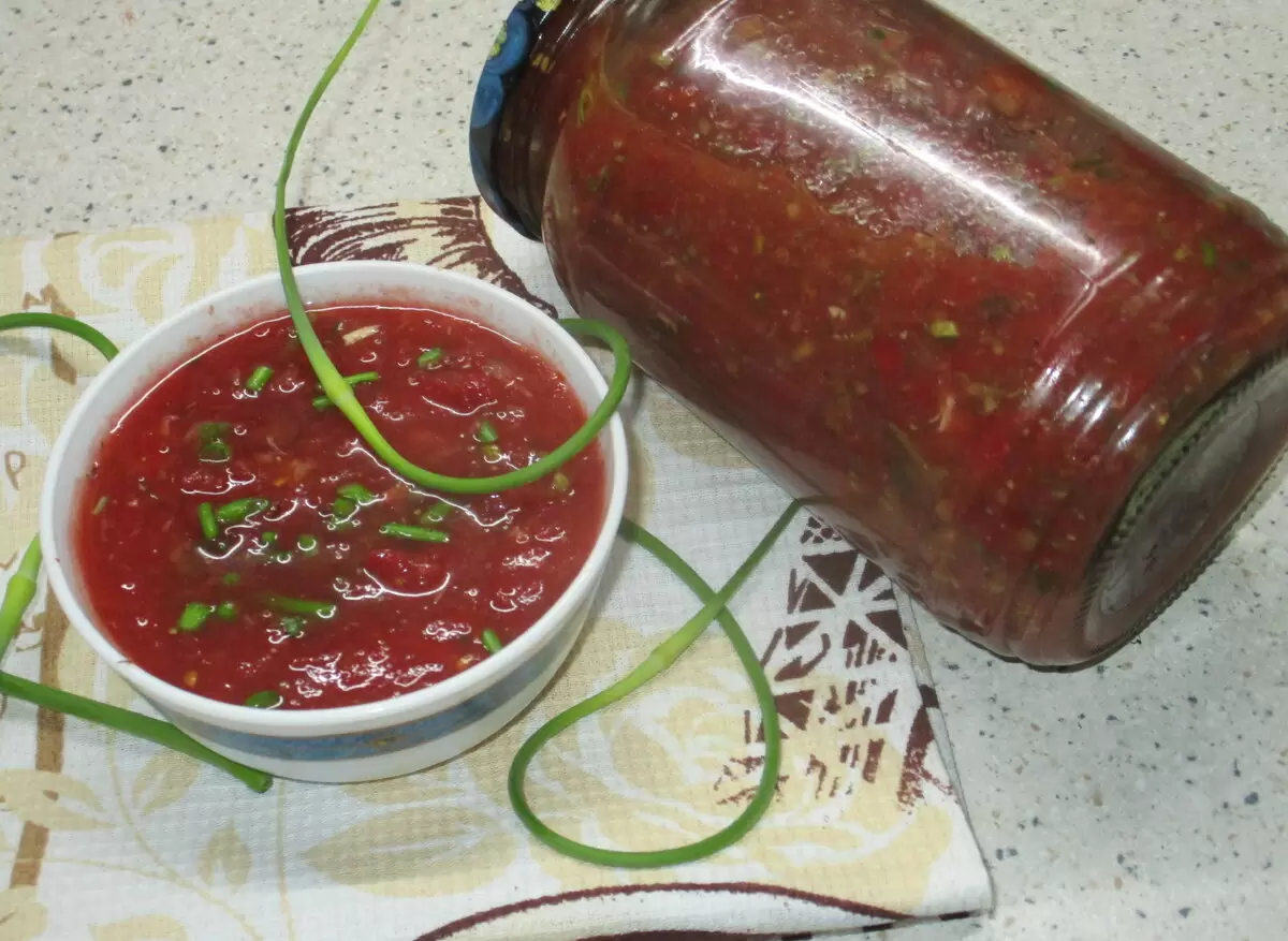 Восторг для гурманов: томатный соус с неожиданным хреновым акцентом