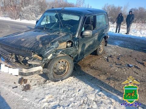 В Смидовичском районе водитель выехал на полосу встречного движения и совершил столкновение с иномаркой В Смидовичском районе водитель выехал на полосу встречного движения и совершил столкновение с иномаркой
