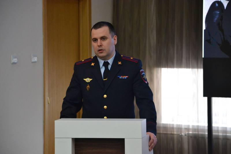 Киберполиция ЕАО провела урок цифровой безопасности для молодёжных активистов Киберполиция ЕАО провела урок цифровой безопасности для молодёжных активистов