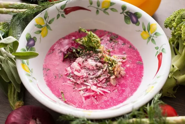 Свекольник со сливочным хреном: новый взгляд на классический рецепт