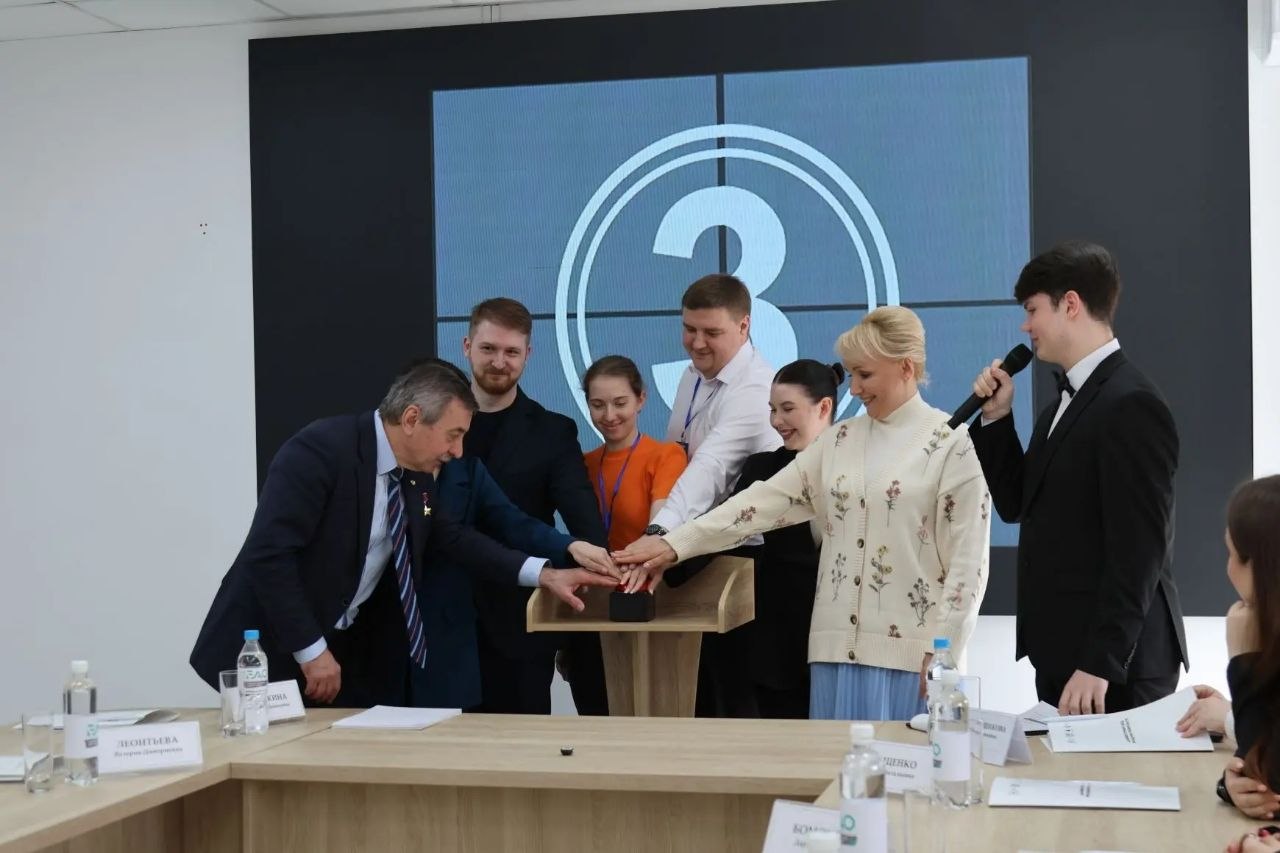 Мария Костюк: Накануне Дня космонавтики открыли съезд молодежных правительств Дальневосточного Федерального округа Мария Костюк: Накануне Дня космонавтики открыли съезд молодежных правительств Дальневосточного Федерального округа