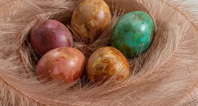 Как настроить праздничный стол на Пасху