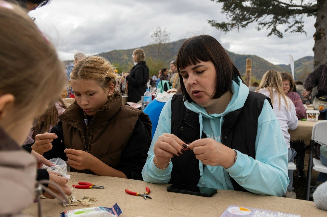 Нанайскую куклу-оберег изготовят на мастер-классе участники III Этнофеста «Бирария» Нанайскую куклу-оберег изготовят на мастер-классе участники III Этнофеста «Бирария»