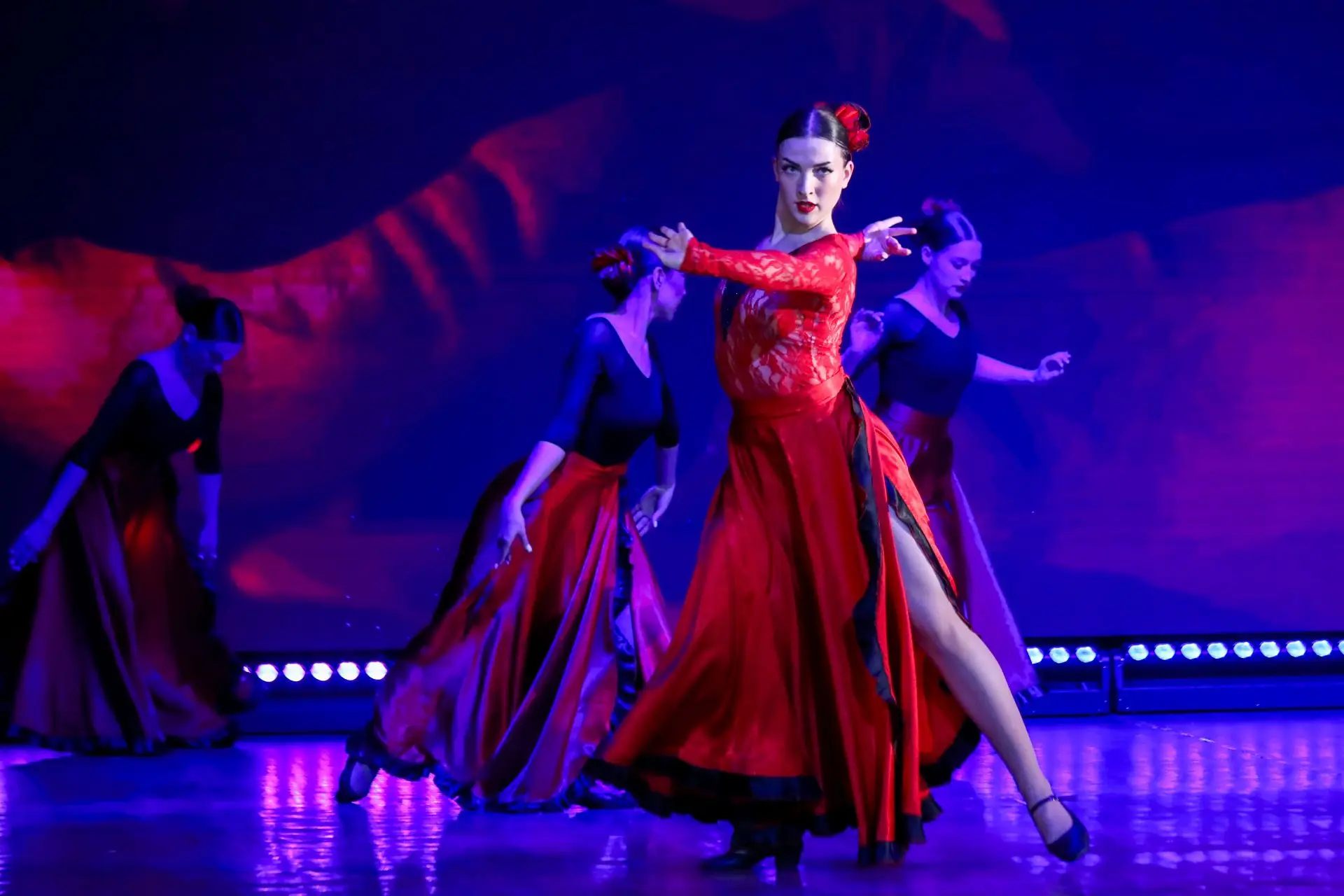 Танцевальный коллектив «Овация» – 25 лет на сцене! Танцевальный коллектив «Овация» – 25 лет на сцене!