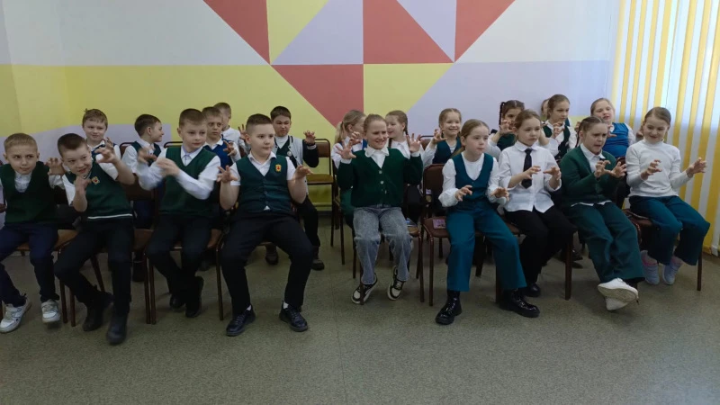 В Биробиджане общественник областного УМВД провёл профилактическую встречу со школьниками В Биробиджане общественник областного УМВД провёл профилактическую встречу со школьниками