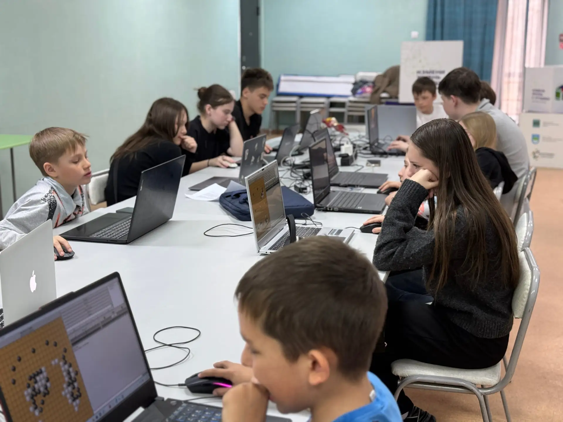 Около 84 команд со всей России собрал всероссийский командный турнир по игре го в Биробиджане Около 84 команд со всей России собрал всероссийский командный турнир по игре го в Биробиджане