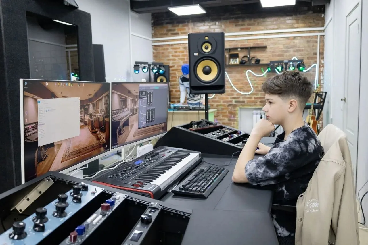 Штаб-квартиру центра одаренных детей «Антарес» открыли в Биробиджане Штаб-квартиру центра одаренных детей «Антарес» открыли в Биробиджане