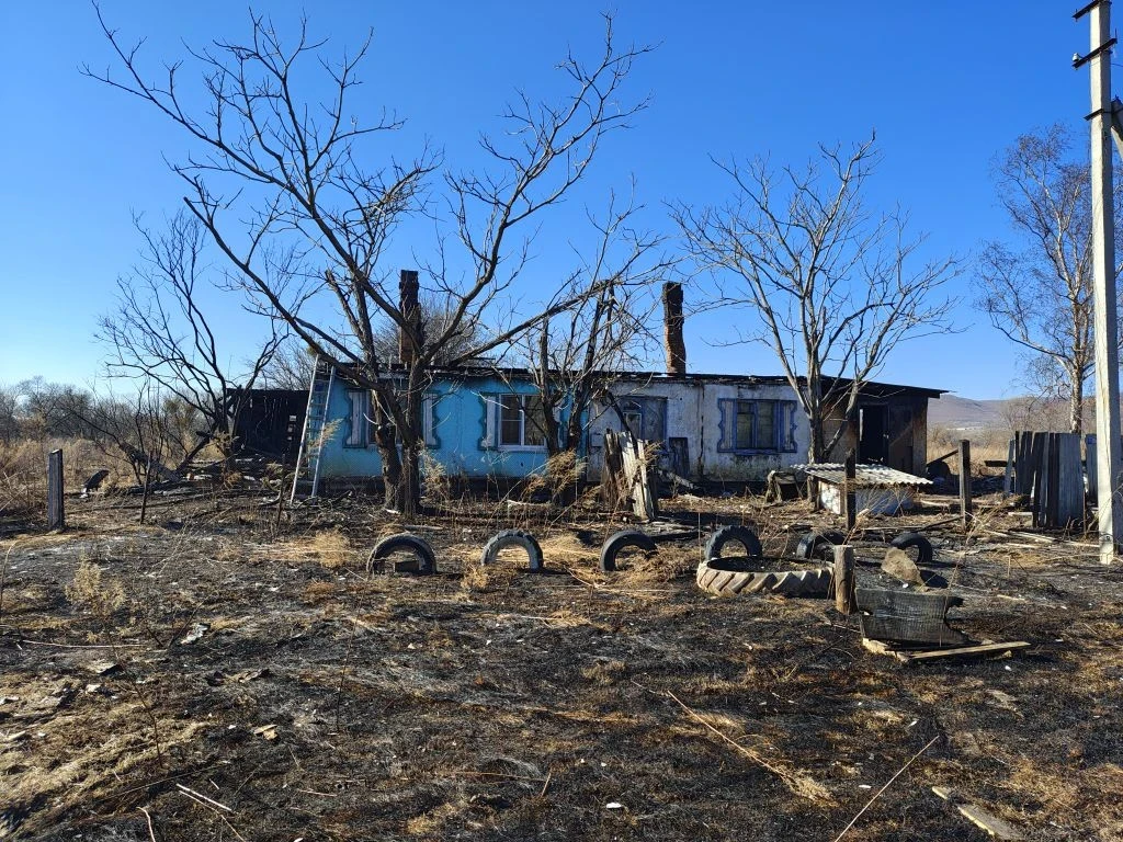 В селе Бабстово разыскивают виновного в пожаре
