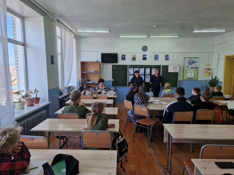 Инспекторы по делам несовершеннолетних провели профилактические беседы с учащимися образовательных учреждений Биробиджана Инспекторы по делам несовершеннолетних провели профилактические беседы с учащимися образовательных учреждений Биробиджана