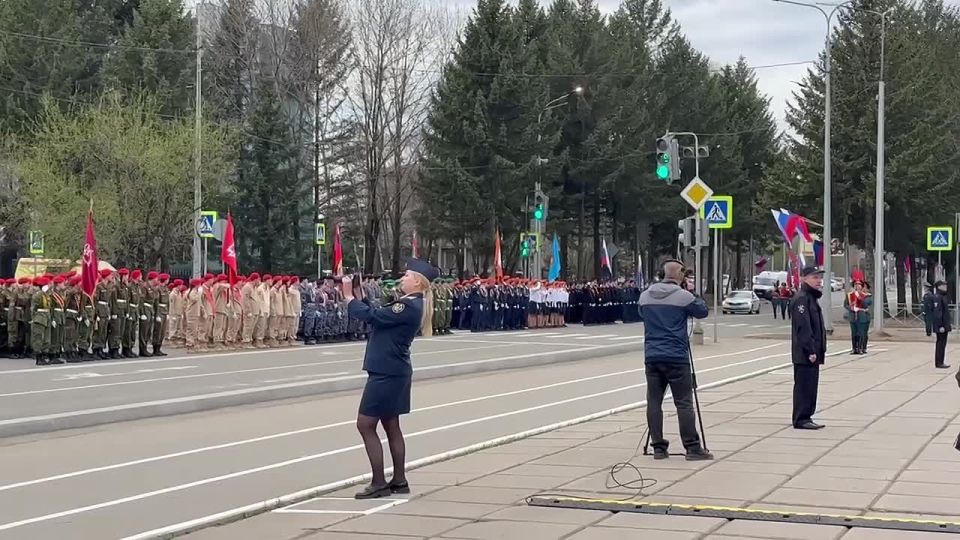 Генеральная репетиция прохождения парадных расчетов прошла в Биробиджане В этом году жители ЕАО снова смогут стать частью главного события, которое пройдет на площади Ленина в прямом эфире – современные технологии позволят...