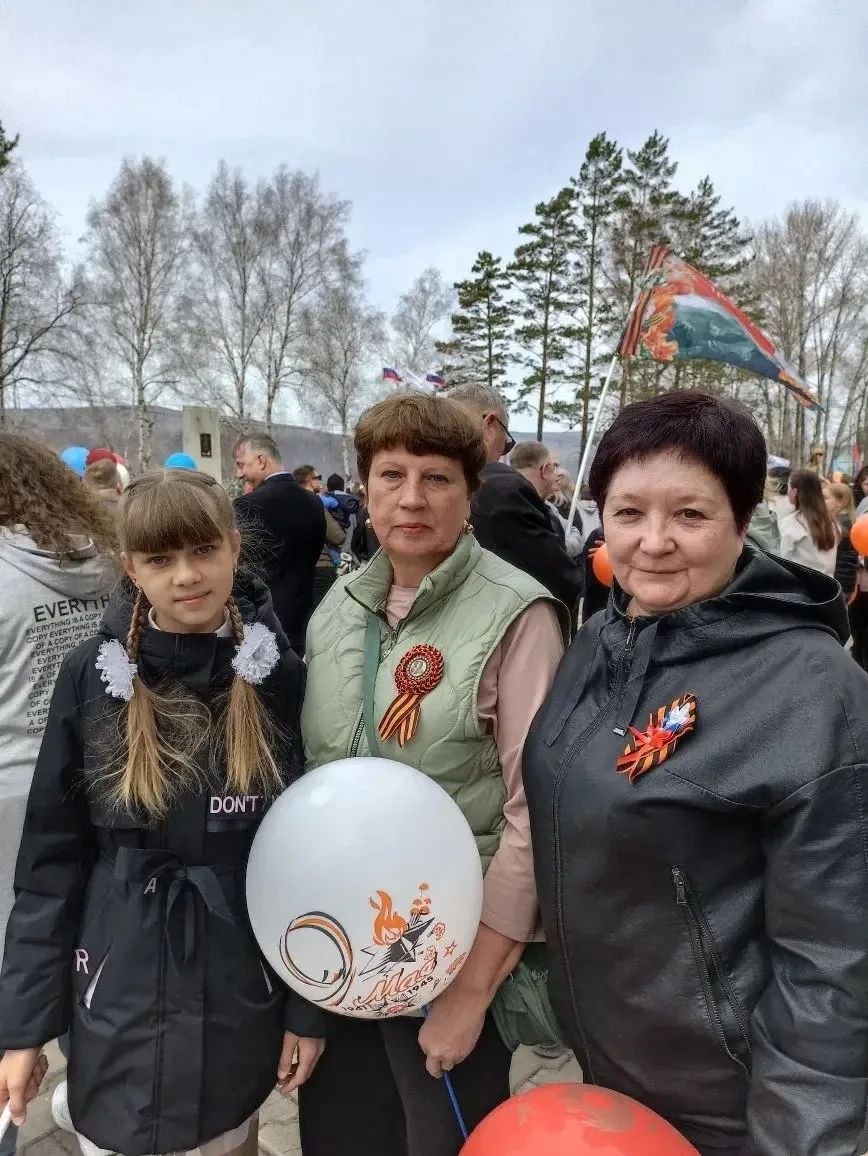 В строю Бессмертного полка прошли члены избирательных комиссий В строю Бессмертного полка прошли члены избирательных комиссий