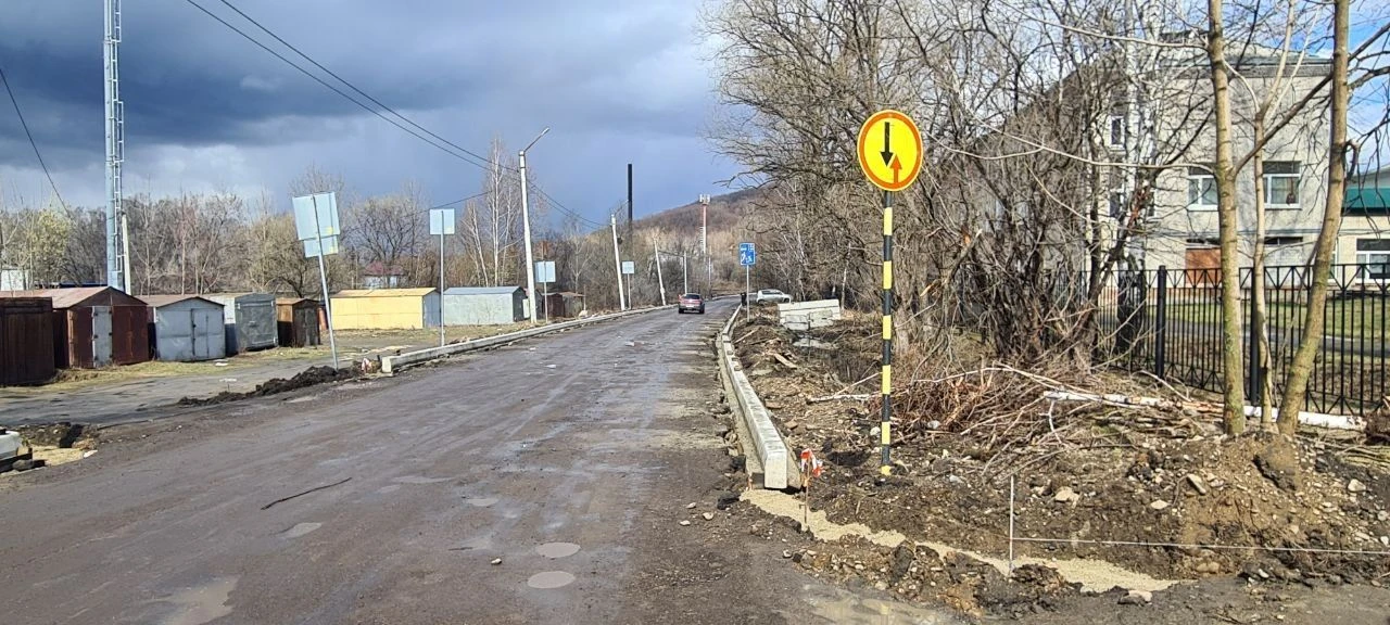 В Биробиджане начался сезон дорожных работ В Биробиджане начался сезон дорожных работ