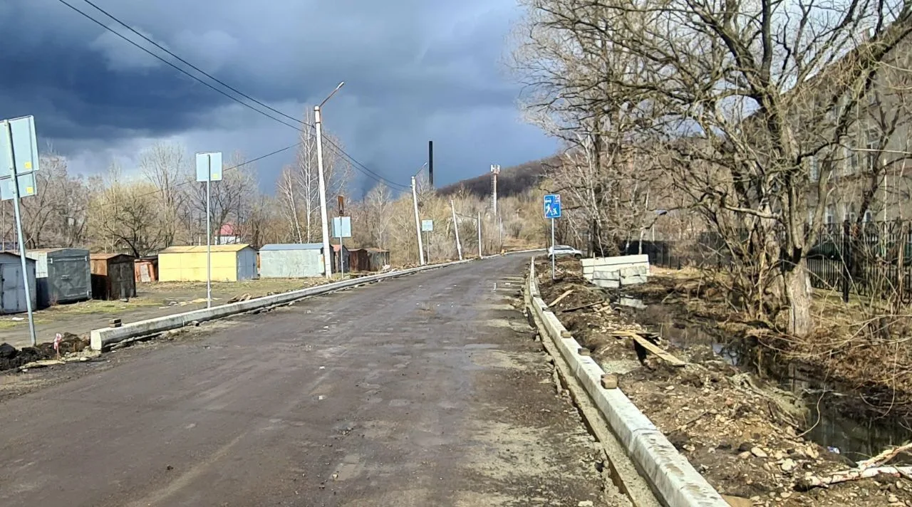В Биробиджане начался сезон дорожных работ В Биробиджане начался сезон дорожных работ