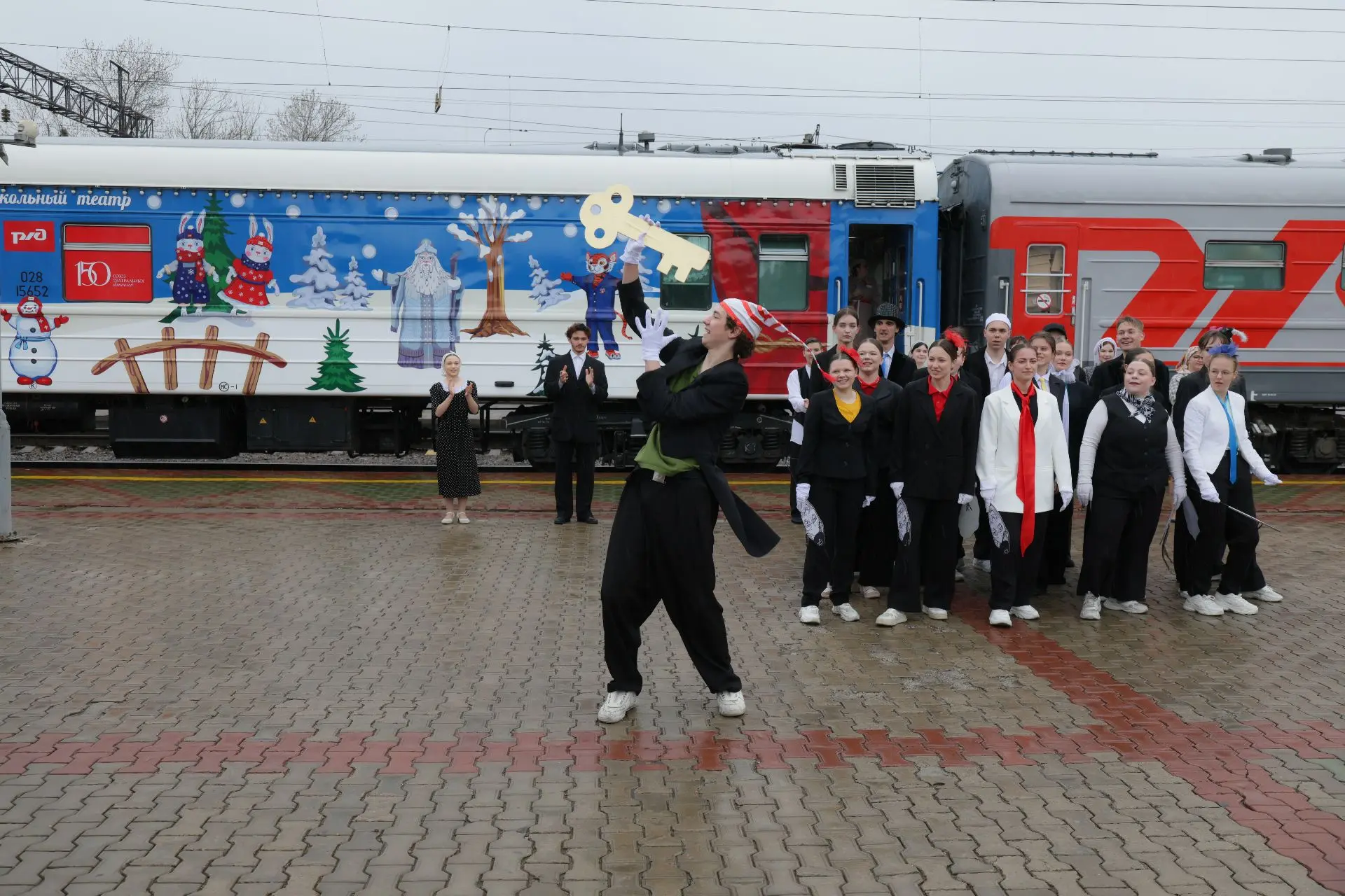 В Биробиджан прибыл Театральный поезд (0+) В Биробиджан прибыл Театральный поезд (0+)