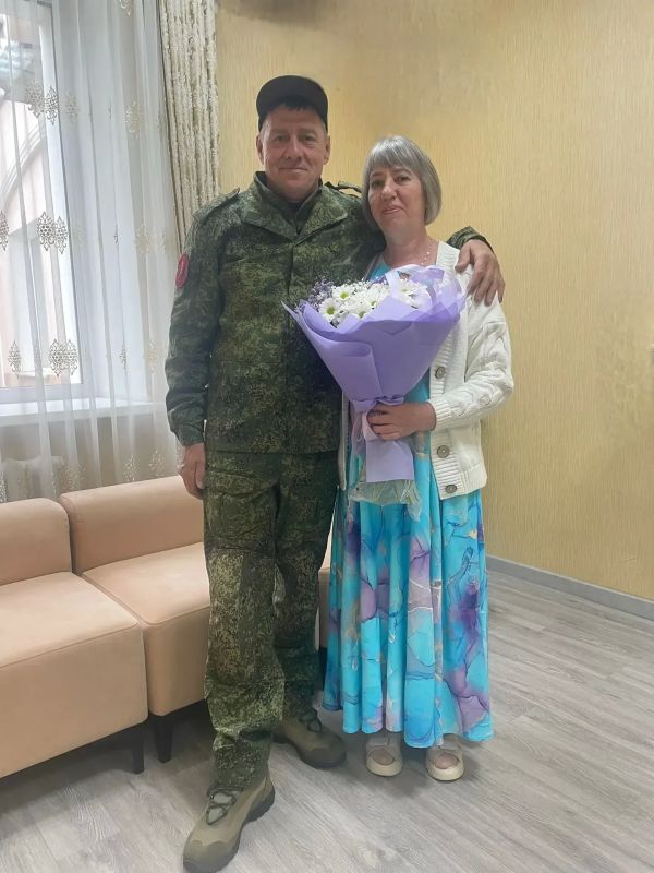 Участник СВО женился в Биробиджане