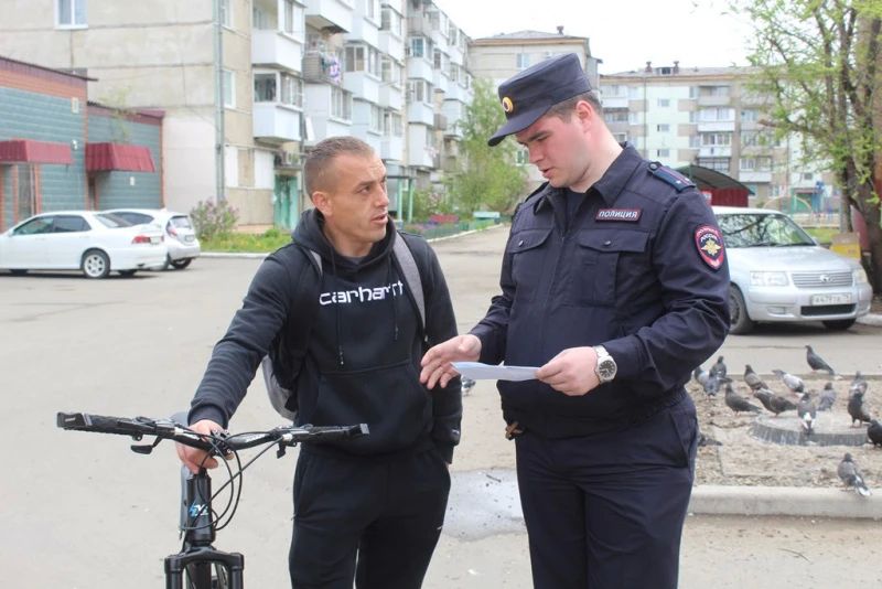 Полицейские Биробиджана напомнили жителям города основные правила хранения велосипедов Полицейские Биробиджана напомнили жителям города основные правила хранения велосипедов