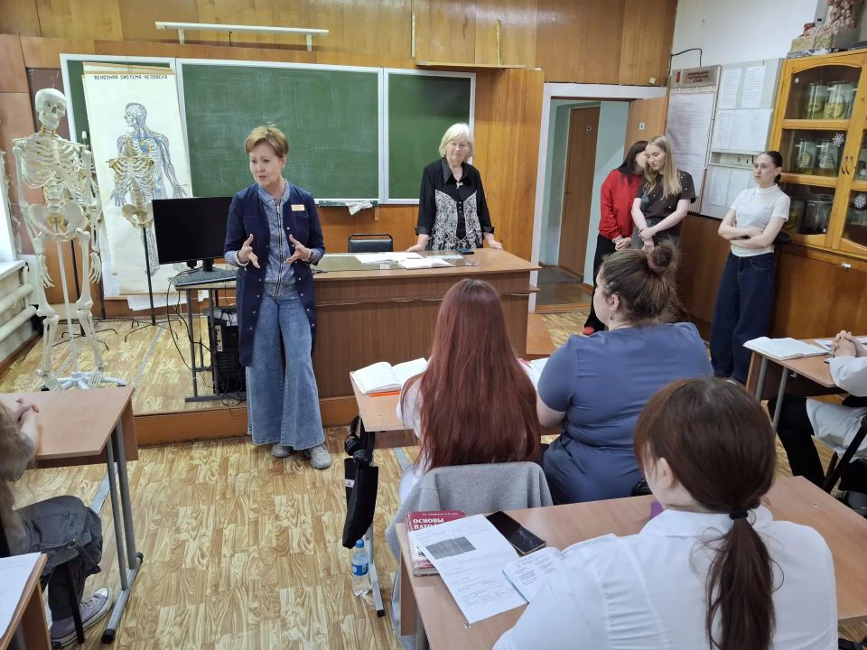 Десятиклассницы гимназии №1 прошли обучение в рамках проекта «К себе нежно»