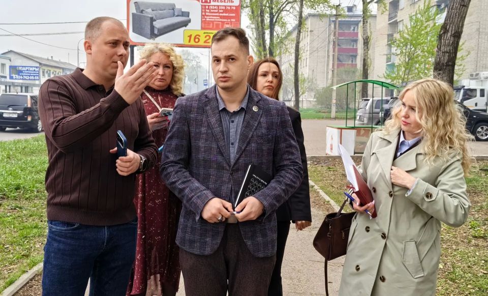 По обращениям горожан. . В социальных сетях и при личных встречах жители города озвучивают проблемы, касающиеся уборки города По обращениям горожан. . В социальных сетях и при личных встречах жители города озвучивают проблемы, касающиеся уборки города