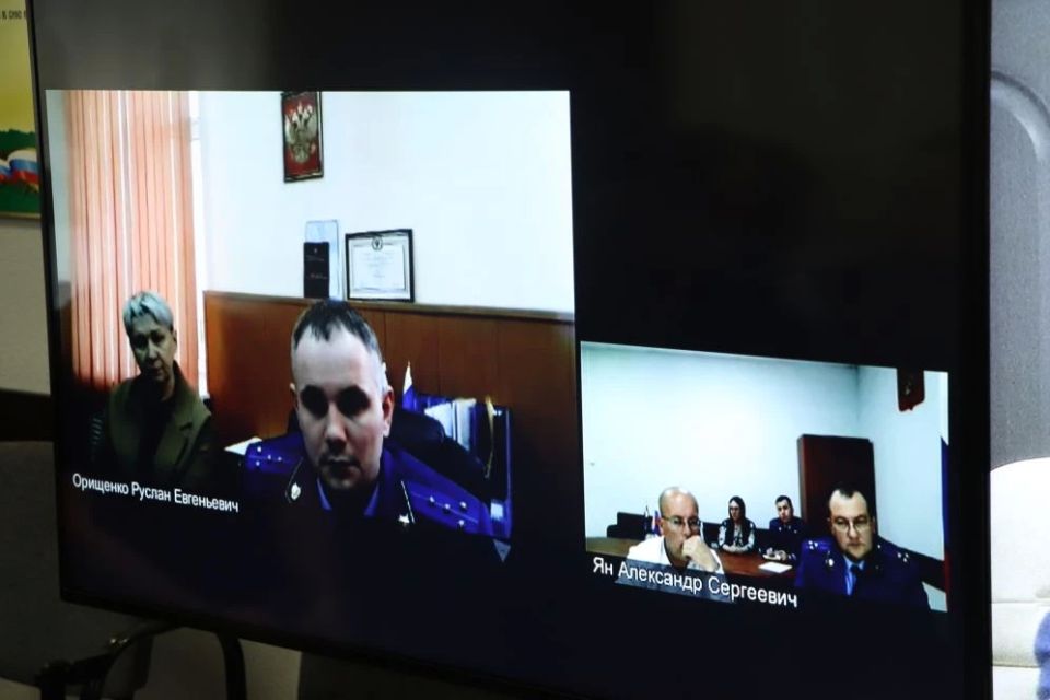 Сегодня, 22 мая 2026 года, под председательством прокурора Еврейской автономной области Дмитрия Седых состоялось заседание межведомственной рабочей группы, на котором обсудили вопросы обеспечения законности при реализации в... Сегодня, 22 мая 2026 года, под председательством прокурора Еврейской автономной области Дмитрия Седых состоялось заседание межведомственной рабочей группы, на котором обсудили вопросы обеспечения законности при реализации в...