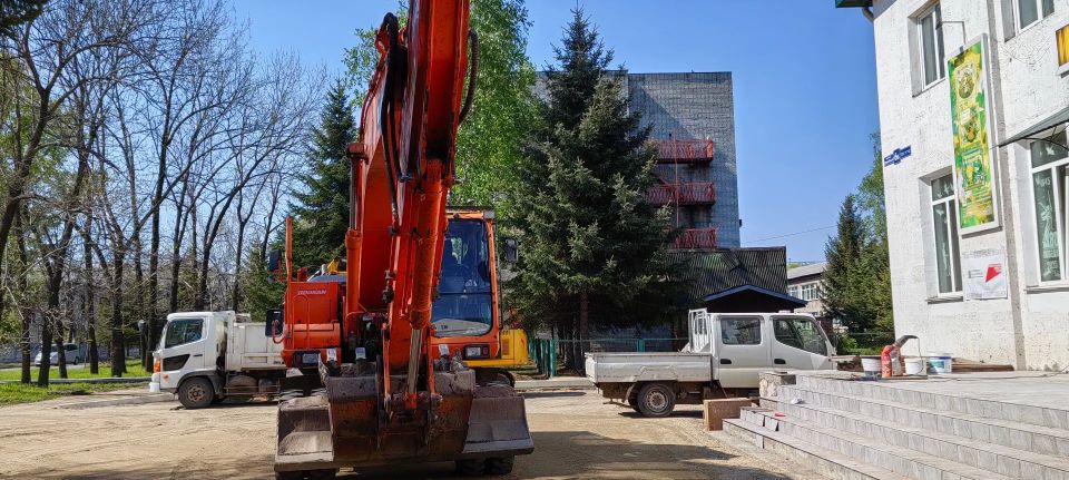 В Биробиджане продолжается масштабное обновление театра кукол «Кудесник» В Биробиджане продолжается масштабное обновление театра кукол «Кудесник»