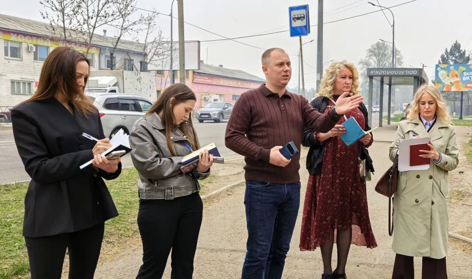 По обращениям горожан. . В социальных сетях и при личных встречах жители города озвучивают проблемы, касающиеся уборки города По обращениям горожан. . В социальных сетях и при личных встречах жители города озвучивают проблемы, касающиеся уборки города