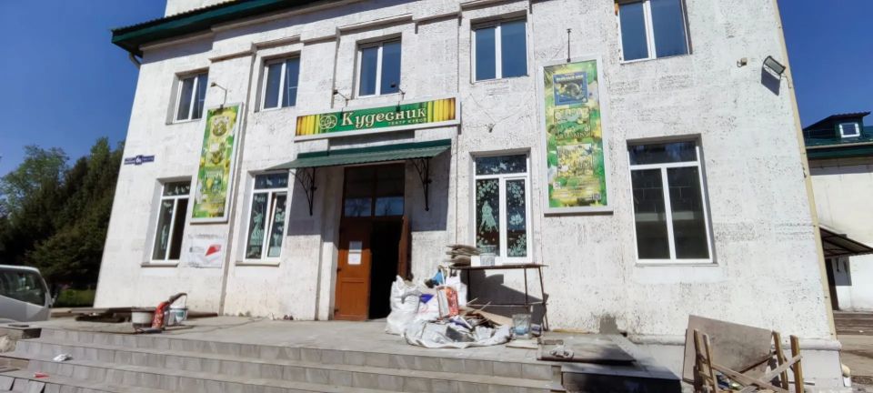 В Биробиджане продолжается масштабное обновление театра кукол «Кудесник» В Биробиджане продолжается масштабное обновление театра кукол «Кудесник»
