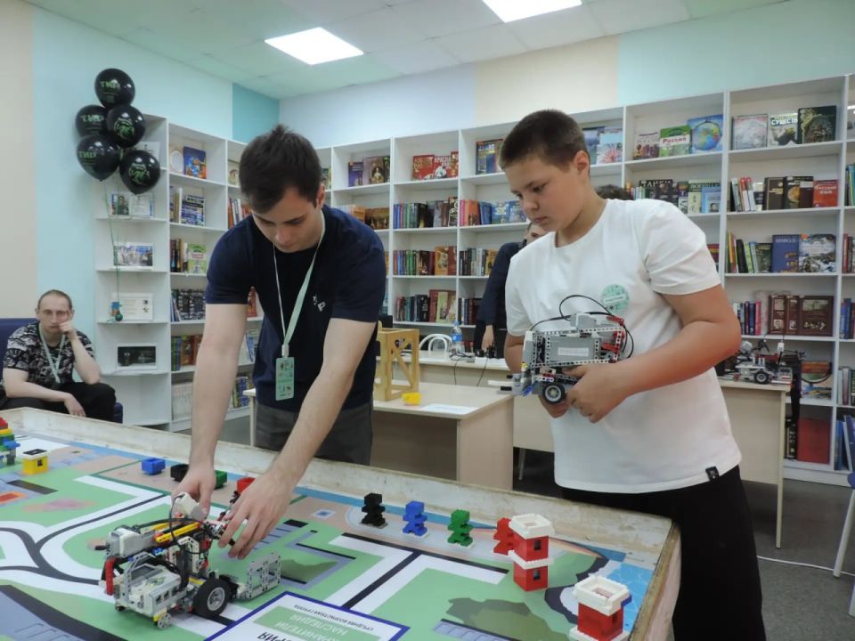 Центр развития робототехники в четвертый раз провел региональный этап Российской робототехнической олимпиады «РРО - Биробиджан 2026» Центр развития робототехники в четвертый раз провел региональный этап Российской робототехнической олимпиады «РРО - Биробиджан 2026»