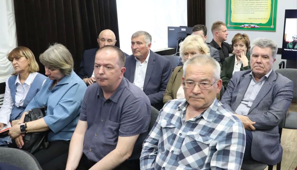 Сегодня, 22 мая 2026 года, под председательством прокурора Еврейской автономной области Дмитрия Седых состоялось заседание межведомственной рабочей группы, на котором обсудили вопросы обеспечения законности при реализации в... Сегодня, 22 мая 2026 года, под председательством прокурора Еврейской автономной области Дмитрия Седых состоялось заседание межведомственной рабочей группы, на котором обсудили вопросы обеспечения законности при реализации в...